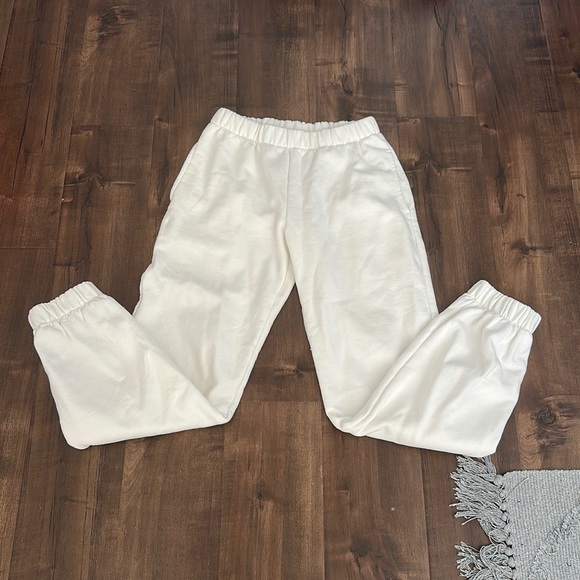 Brandy Melville Pants - White brandy Melville sweatpants